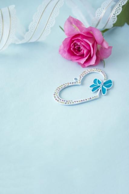 おとなり契約結婚〜幼馴染の小児科医が推しを盾に結婚を迫ってくる件〜